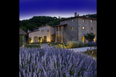 illuminazione-esterni-alberghi-agriturismo-cuprena