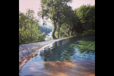 illuminazione-esterni-alberghi-agriturismo-cuprena-specchio-acqua