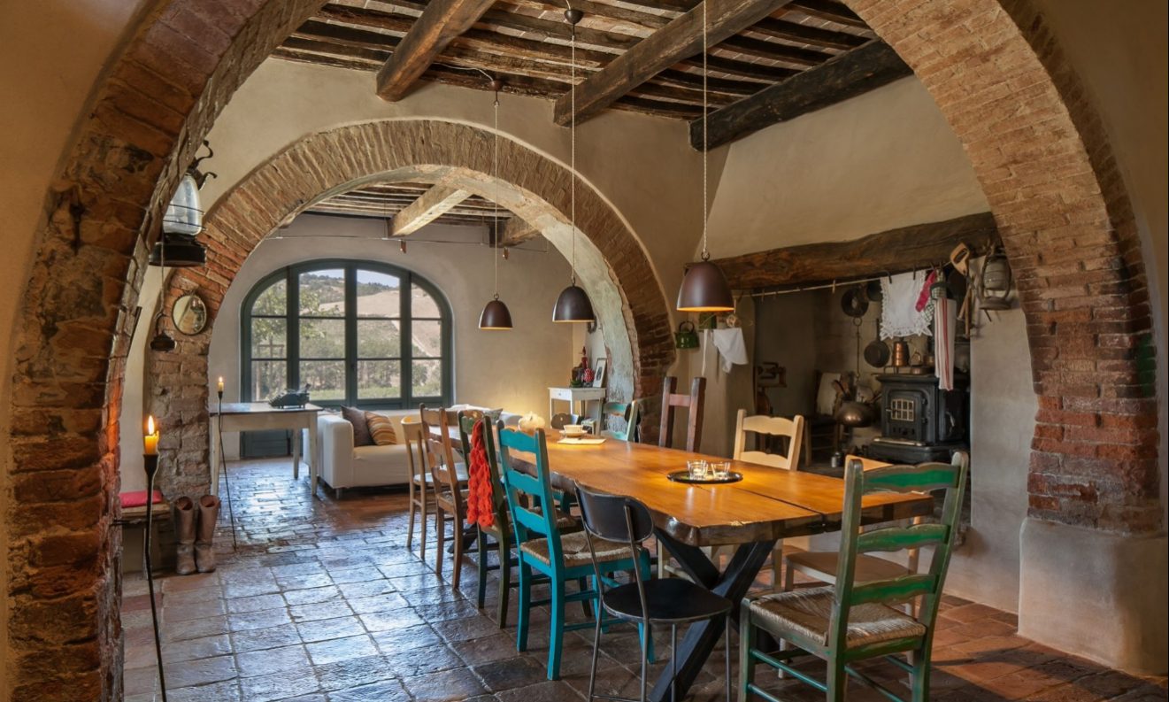 illuminazioni-interni-alberghi-agriturismo-follonico-sala da pranzo