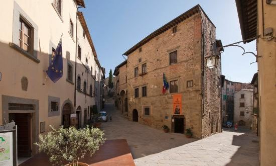Museo-Statale-di-Palazzo-Taglieschi-facciata-lighting-metrolight-1