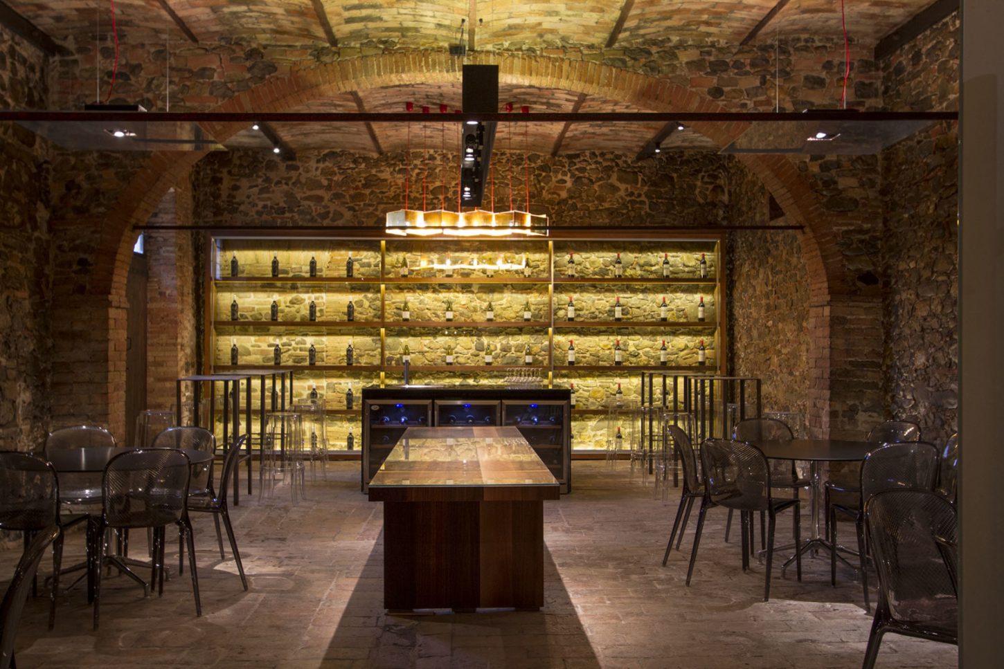 illuminazione-cantina-vinicola-aziende-cantina-blasi-metrolight-3