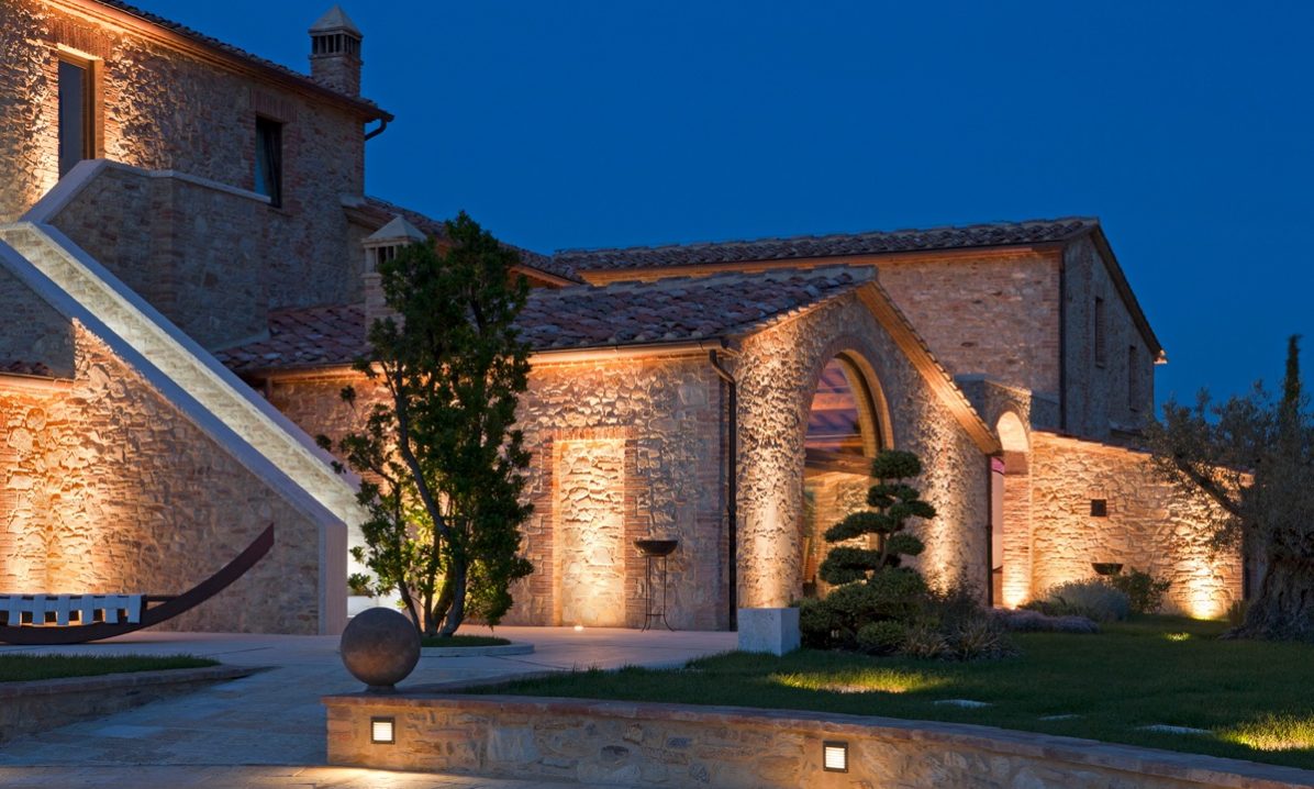 illuminazione-esterni-giardini-ville-ascianello-metrolight-1