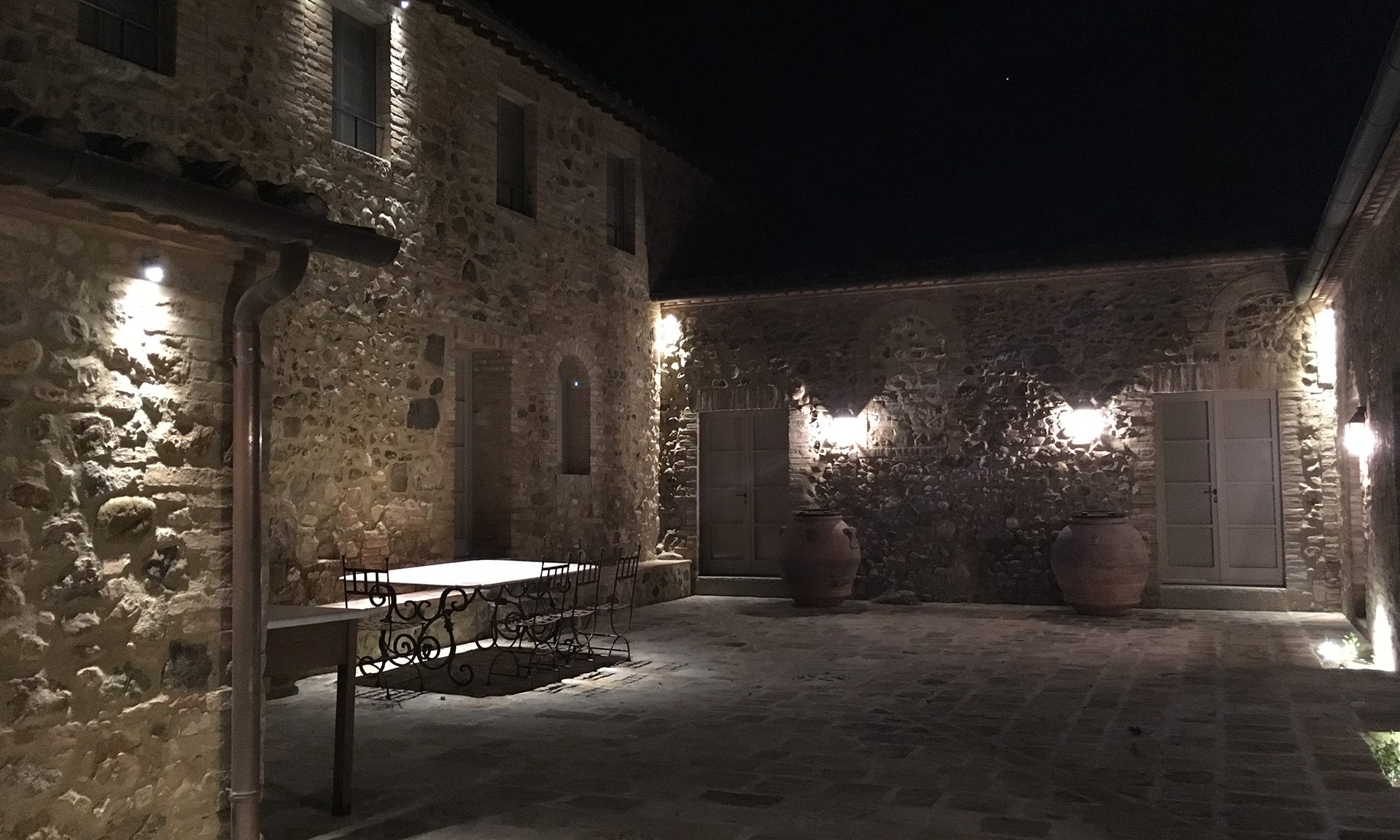 illuminazione-esterni-giardini-ville-belriguardo-metrolight-1